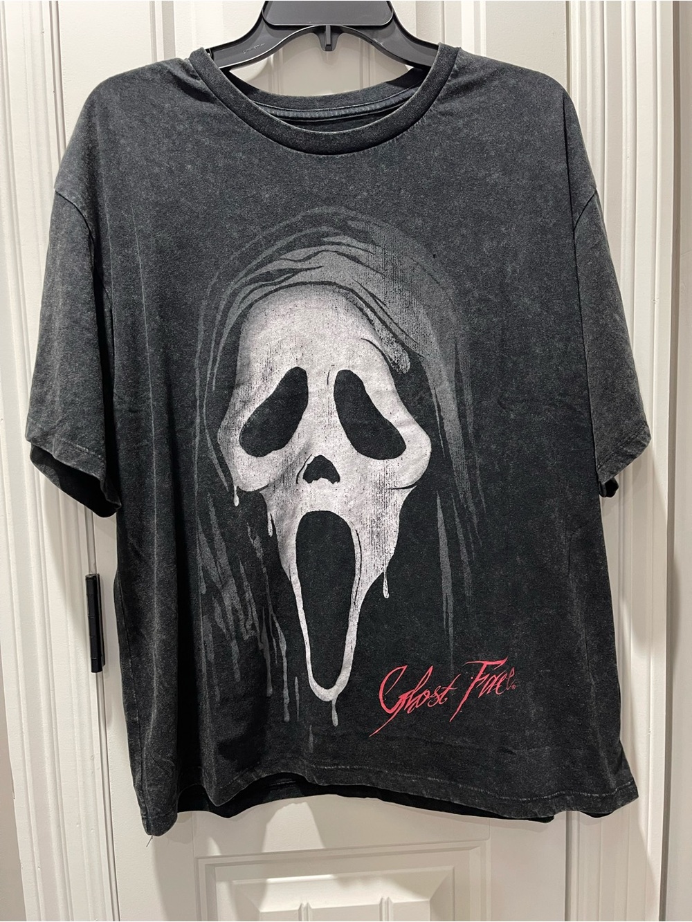 Halloween Bioworld Black Tee with White Ghostface Graphic and Red Script